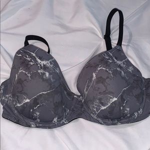 PINK Victoria’s Secret Marbled Black T-shirt Bra